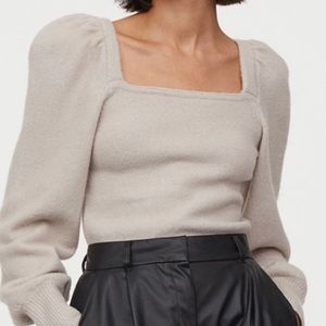 Beige puff-sleeved sweater